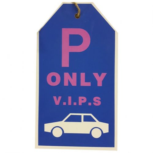 Tekstbord parkeren met auto parkeerplaats only VIPS