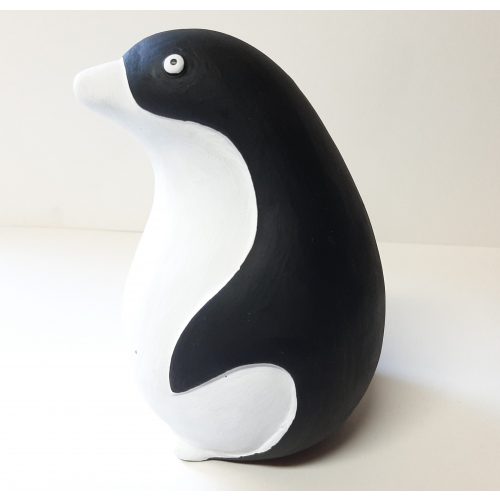 Fairtrade beeldje pinguin in zwart wit van aardewerk uit Nepal