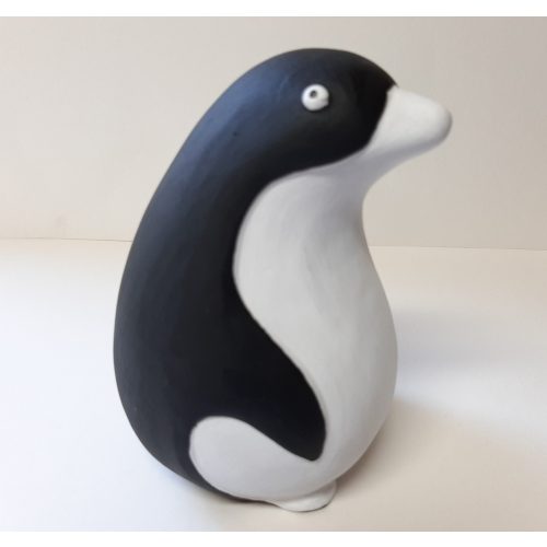 Fairtrade beeldje pinguin in zwart wit van aardewerk uit Nepal