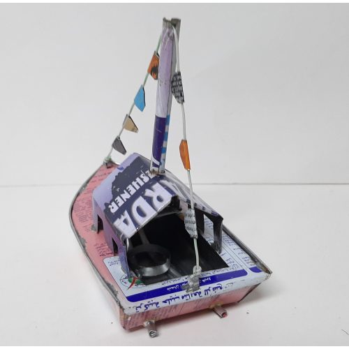 Fairtrade blikken bootje stoomboot met vlaggetjes klein
