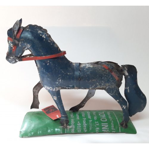 Metalen beeldje paard blauw van gebruikte oliedrums by Varios