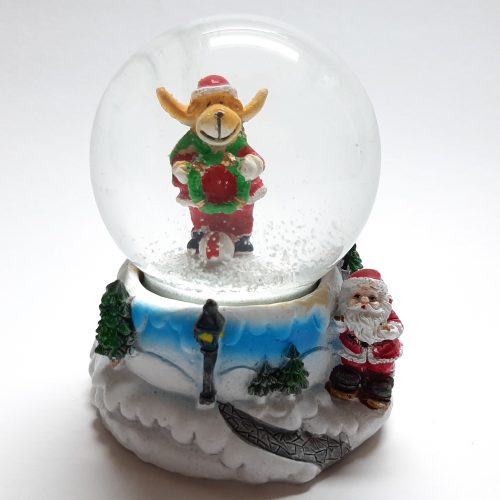 Sneeuwbol met bergpad als onderstel en rendier in de bol 7cm hoog